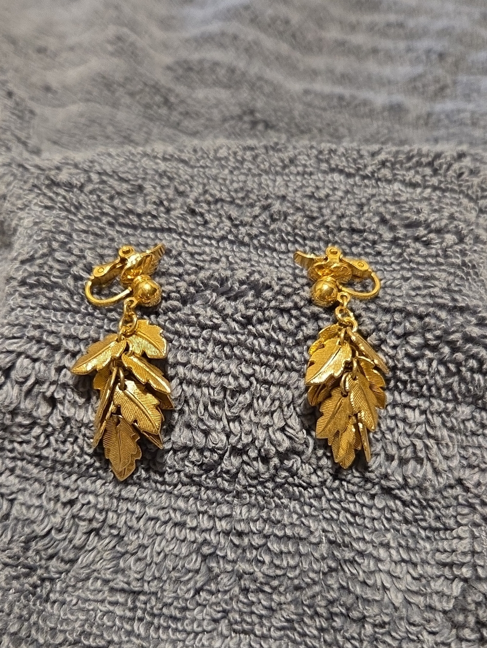Trifari- Elegant Gold Leaf Drop Clip-On Earrings